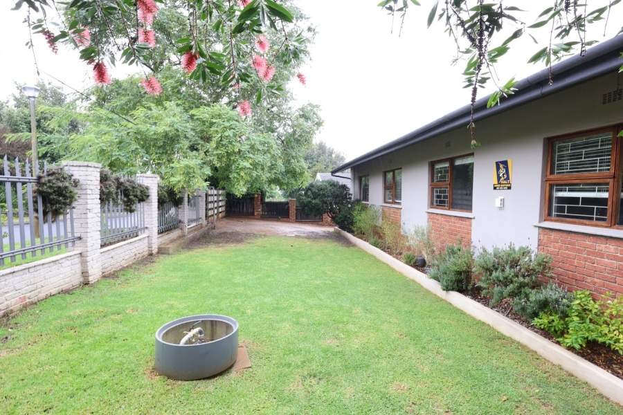 5 Bedroom Property for Sale in Vierlanden Western Cape